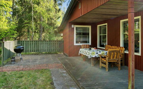 Sigge - 5Km from the Sea: Legna, Casa, Portico, Deck, Latifoglie, Tetto, Color Legno, Pavimento In Legno, Eco Hotel