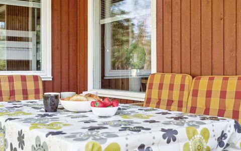 Sigge - 5Km from the Sea: Legna, Casa, Portico, Deck, Latifoglie, Tetto, Color Legno, Pavimento In Legno, Eco Hotel