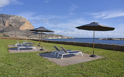 Villa Stornella: Mobilia, Mobili Da Esterno, Mare, Costiera E Morfologie Oceanic, Costa, Oceano, Sedia, Shade, Tavolo Esterno, Riva