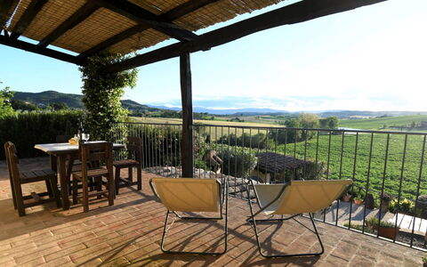 Terre di Giano Private Pool and View, Umbria: Mobilia, Mobili Da Esterno, Lotto, Area Rurale, Sedia, Tavolo Esterno, Balcone, Portico, Cucina & Sala Da Pranzo Tavolo, Shade