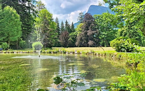 Grubhof: Acqua, Verde, Corpo D'Acqua, Risorse Idriche, Natura, Ambiente Naturale, Paesaggio Naturale, Vegetazione, Alveo, Paesaggio