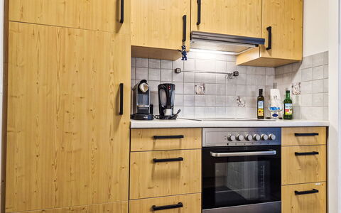 Grubhof: Cabinetry, Mobilia, Legna, Pavimentazione, Cucina, Controsoffitto, Cassetto, Elettrodomestico Da Cucina, Apparecchio Major, Interior Design
