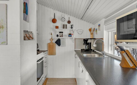 Kato - 125M from the Sea: Legna, Cucina, Pavimentazione, Interior Design, Apparecchio Major, Controsoffitto, Soffitto, Elettrodomestico, Elettrodomestico Da Cucina, Cabinetry