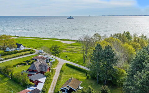 Kato - 125M from the Sea: Tetto, Casa, Casa, Villetta, Raccordo, Estate, Driveway, Edifici Giardino, Cortile, Capannone