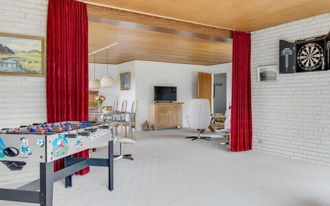Wildemor - 30Km from the Sea: Mobilia, Legna, Interior Design, Pavimentazione, Pavimento, Sedia, Camera, Soffitto, Soggiorno, Appartamento