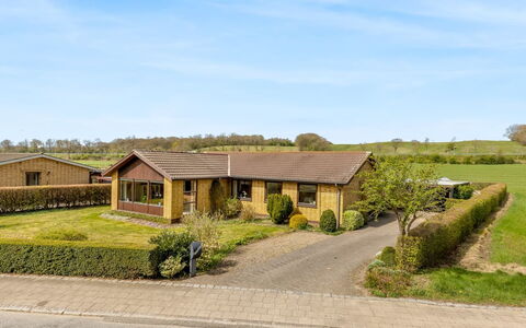 Wildemor - 30Km from the Sea: Mobilia, Legna, Interior Design, Pavimentazione, Pavimento, Sedia, Camera, Soffitto, Soggiorno, Appartamento