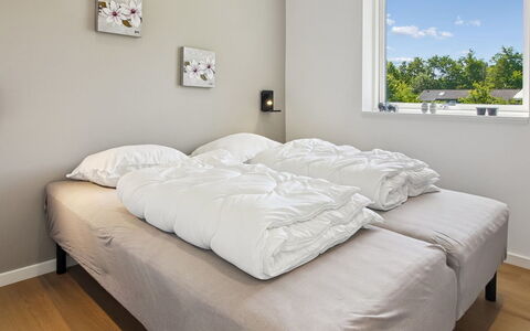 Biergh - 30Km from the Sea: Letto, Camera Da Letto, Bedding, Lenzuolo, Legna, Biancheria, Interior Design, Telaio Del Letto, Mobilia, Pavimento