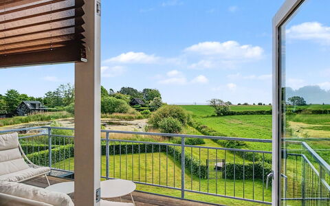 Angret - 380M from the Sea: Lotto, Portico, Balcone, Materiale Composito, Deck, Shade, Giardino, Sedia, Latifoglie, Color Legno