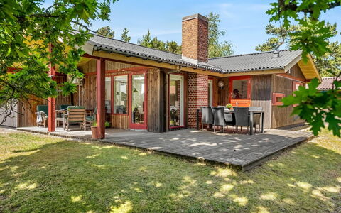 Leonor - 1.8Km from the Sea: Casa, Tetto, Casa, Porta, Villetta, Shade, Giardino, Groundcover, Portico, Cortile