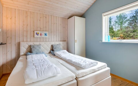 Vilhelm - 7.5Km from the Sea: Camera Da Letto, Legna, Letto, Interior Design, Lenzuolo, Bedding, Soffitto, Pavimento, Pavimentazione, Telaio Del Letto