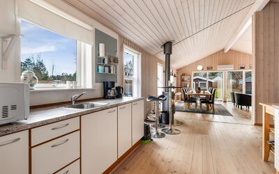 Vilhelm - 7.5Km from the Sea