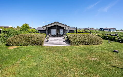 Gertina - 100M from the Sea: Cielo, Tetto, Estate, Prato, Shade, Landscaping, Villa, Cortile, Dimora, Passerella