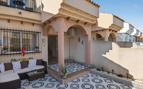 La Familia: Architettura, Shade, Estate, Balcone, Cortile, Hacienda, Design, Struttura Esterna, Villa, Colonna