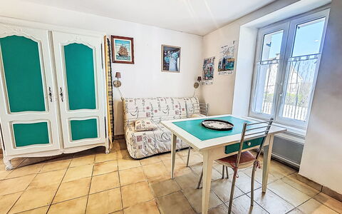 Maison Aristide Briand: Mobilia, Pavimentazione, Interior Design, Pavimento, Camera, Appartamento, Soggiorno, Sedia, Divano, Dipingere