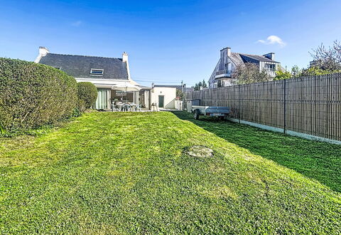 Maison Aristide Briand: Erba, Arbusto, Casa, Zona Residenziale, Casa, Tetto, Lotto, Giardino, Groundcover, Prato