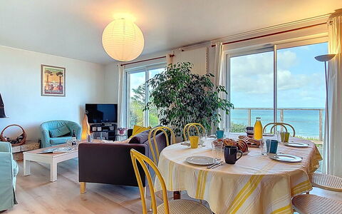 Ty Kérael: Zona Residenziale, Casa, Casa, Porta, Appartamento, Sobborgo, Balcone, Cortile, Cortile, Driveway