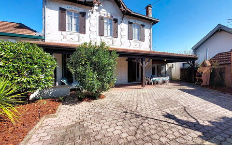 La Belle Héricart: Zona Residenziale, Casa, Casa, Porta, Appartamento, Sobborgo, Balcone, Cortile, Cortile, Driveway