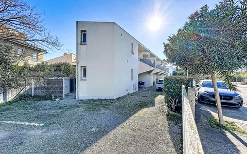 Le Mehari: Zona Residenziale, Casa, Casa, Porta, Appartamento, Sobborgo, Balcone, Cortile, Cortile, Driveway