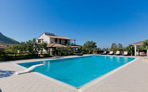 Villa Ophelia: Piscina, Ricorrere, Mobili Da Esterno, Tempo Libero, Eco Hotel, Terme, Ombrello, Sedia, Estate, Hacienda