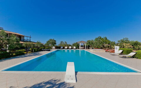 Villa Ophelia: Piscina, Ricorrere, Eco Hotel, Estate, Shade, Mobili Da Esterno, Hotel, Hacienda, Resort Citta ', Villa