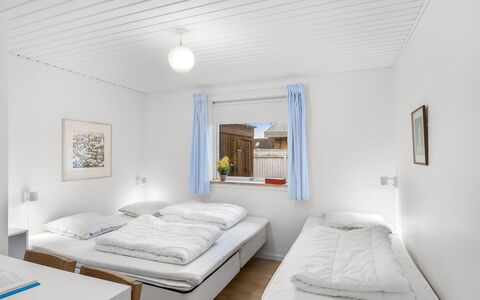 Heida - 1.5Km from the Sea: Camera Da Letto, Casa, Letto, Bedding, Soffitto, Lenzuolo, Congelamento, Neve, Telaio Del Letto, Inverno