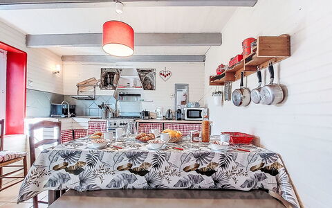 La Chapelle: Mobilia, Interior Design, Cucina, Soffitto, Lampada, Illuminazione, Camera, Tavolo, Controsoffitto, Casa