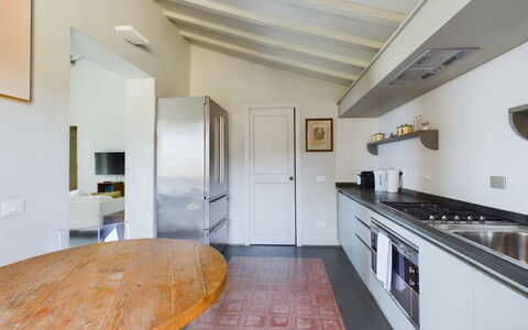 Loft Borgo Syrah: Interior Design, Pavimentazione, Mobilia, Soffitto, Legna, Pavimento, Controsoffitto, Cucina, Illuminazione, Camera
