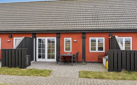 Hinrich - 4.5Km from the Sea: Architettura, Tetto, Casa, Materiale Composito, Illuminazione Diurna, Raccordo, Driveway