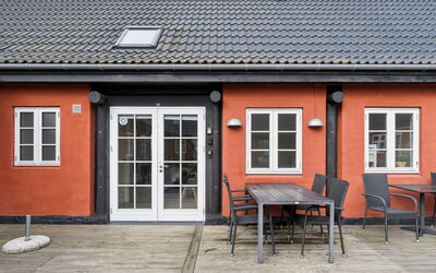 Hinrich - 4.5Km from the Sea