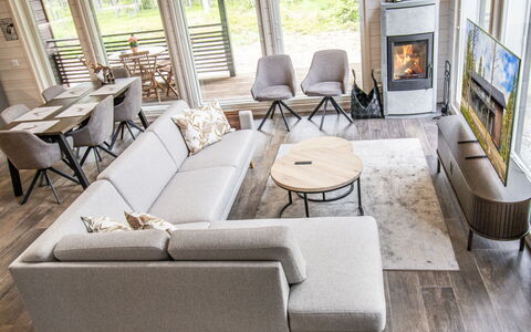 Villa Lumo: Casa, Mobilia, Soggiorno, Divano, Appartamento, Pavimento In Legno, Sedia, Tavolino Da Caffè