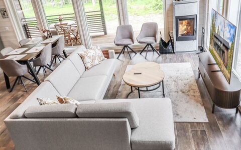 Villa Lumo: Mobilia, Casa, Soggiorno, Pavimentazione, Divano, Appartamento, Pavimento In Legno, Sedia