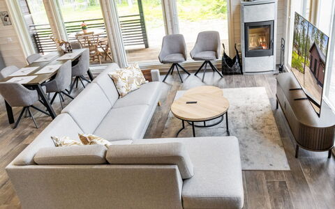 Villa Lumo: Mobilia, Pavimentazione, Soggiorno, Casa, Pavimento, Divano, Interior Design, Appartamento, Pavimento In Legno