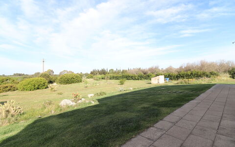 Elegante Villa Casale 50: Cielo, Giorno, Erba, Pascolo, Nube, Plain, Lotto, Prato, Pascolo, Prato