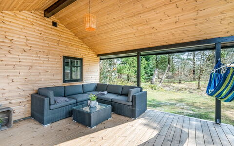 Anu - 2Km to the Fjord: Mobilia, Legna, Interior Design, Pavimentazione, Pavimento, Sedia, Camera, Soffitto, Soggiorno, Appartamento