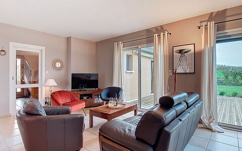 Le Duc: Mobilia, Interior Design, Pavimentazione, Pavimento, Divano, Soffitto, Soggiorno, Camera, Casa, Tavolo