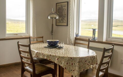 Coig Deug: Appartamento, Condominio, Inverno, Paesino Di Montagna, Neve