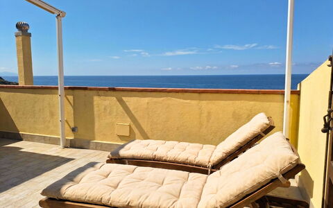 Terrazza sul Golfo: Mobilia, Legna, Mobili Da Esterno, Mare, Sedia, Oceano, Shade, Lettino, Latifoglie, Color Legno