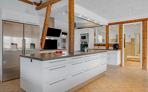 Blaguna - 9Km to the Fjord: Pavimentazione, Legna, Pavimento, Soffitto, Cucina, Interior Design, Controsoffitto, Pavimento In Legno, Cabinetry, Mobilia