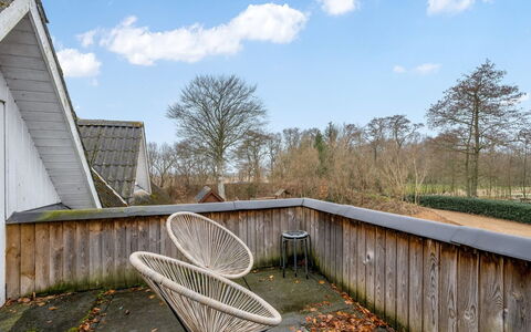 Blaguna - 9Km to the Fjord: Legna, Latifoglie, Plank, Backyard, Materiali Naturali, Giardino, Color Legno, Cortile, Landscaping, Compensato