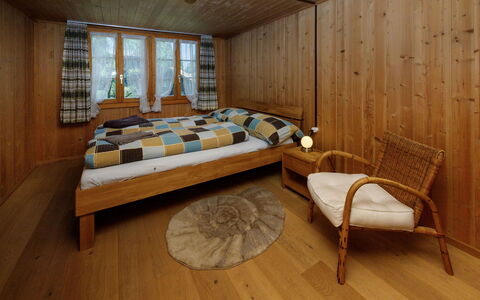 Haus Margrittli: Mobilia, Legna, Interior Design, Pavimentazione, Pavimento, Camera Da Letto, Camera, Color Legno, Latifoglie, Letto
