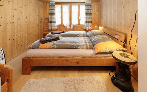 Haus Margrittli: Mobilia, Legna, Interior Design, Pavimentazione, Pavimento, Camera Da Letto, Letto, Soffitto, Camera, Illuminazione
