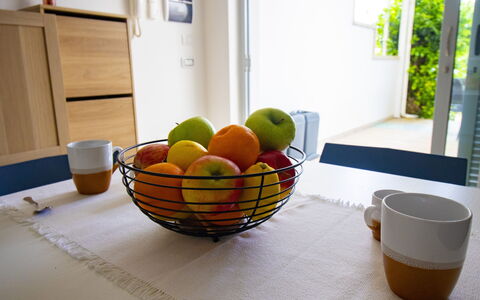 Villa i Gabbiani Otranto: Tavola, Frutta, Cibo, Serveware, Produrre, Dishware, Mobilia, Natural Foods, Ingrediente