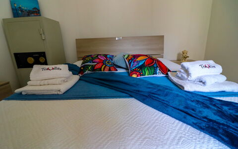 Elaia'S House Cannole: Letto, Mobilia, Camera Da Letto, Lenzuolo, Bedding, Pavimento, Pavimentazione, Interior Design, Biancheria, Camera