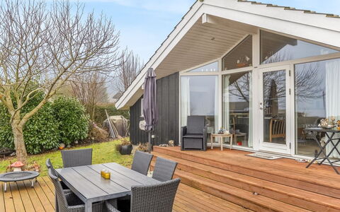 Gro - 250M from the Sea: Legna, Tetto, Casa, Casa, Architettura, Raccordo, Lotto, Villetta, Capannone, Edifici Giardino