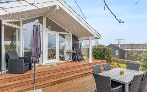 Gro - 250M from the Sea: Legna, Tetto, Casa, Casa, Architettura, Raccordo, Lotto, Villetta, Capannone, Edifici Giardino