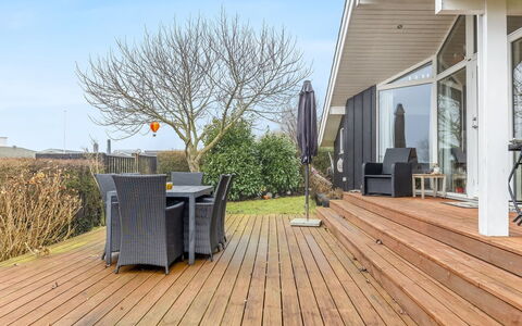 Gro - 250M from the Sea: Legna, Tetto, Casa, Casa, Architettura, Raccordo, Lotto, Villetta, Capannone, Edifici Giardino