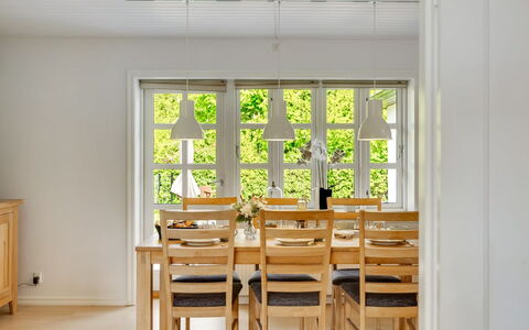 Seved - 440M from the Sea: Appartamento, Shade, Balcone, Sedia, Recinzione, Mobili Da Esterno, Alluminio, Erba Sintetica