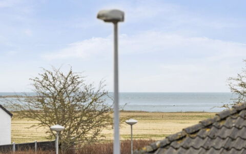 Seved - 440M from the Sea: Appartamento, Shade, Balcone, Sedia, Recinzione, Mobili Da Esterno, Alluminio, Erba Sintetica