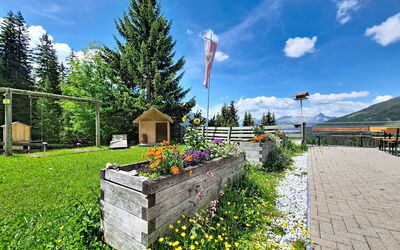 Navis 604: Primavera, Hill Station, Catena Montuosa, Giardino, Valle, Landscaping, Alpi, Larice, Recinzione