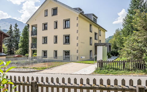 Chesa Chalcherin 3: Costruzione, Finestra, Casa, Casa, Zona Residenziale, Architettura, Villetta, Estate, Recinzione, Raccordo
